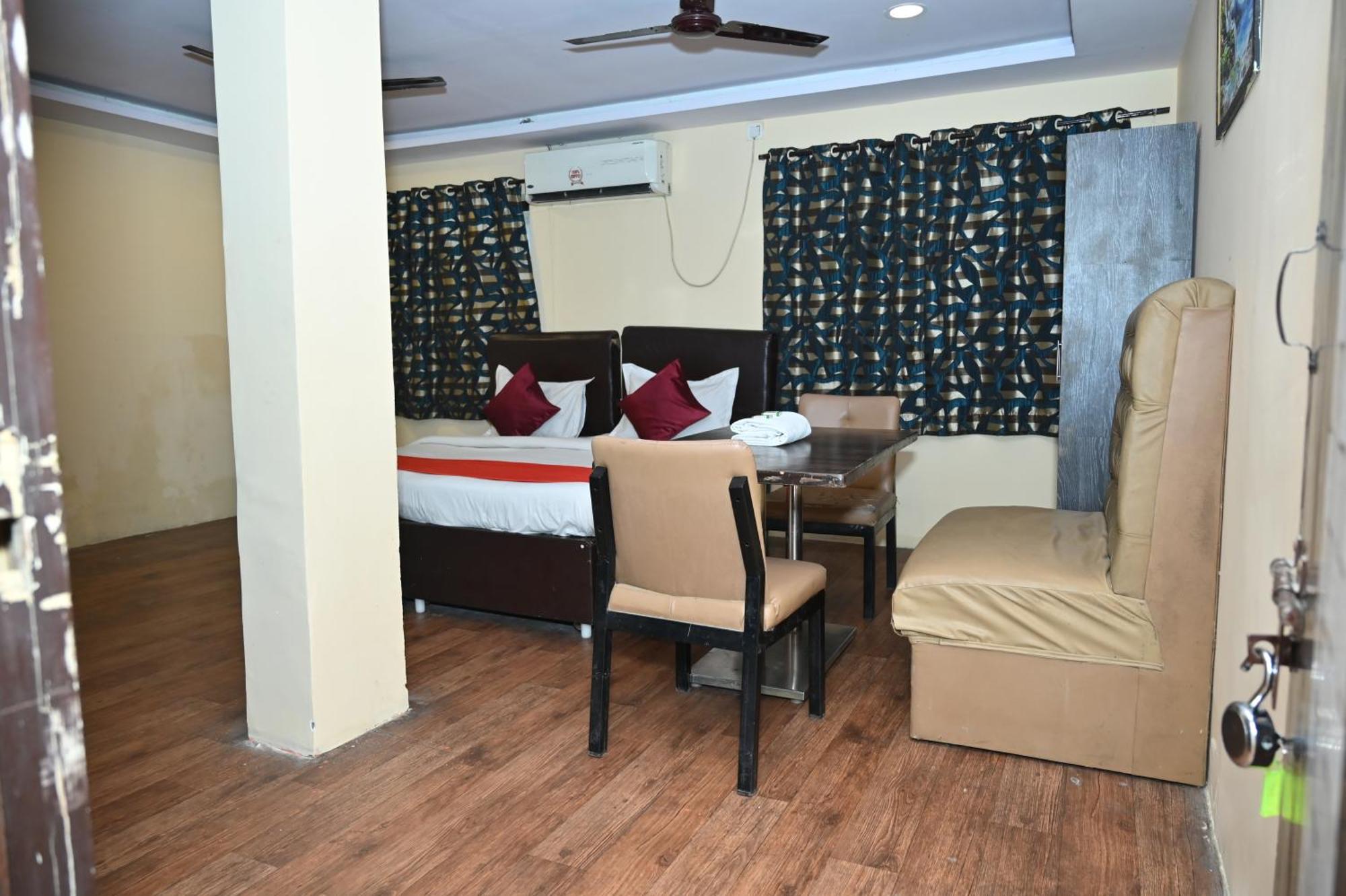 Hotel Ankitha Grand Hyderabad Exteriör bild